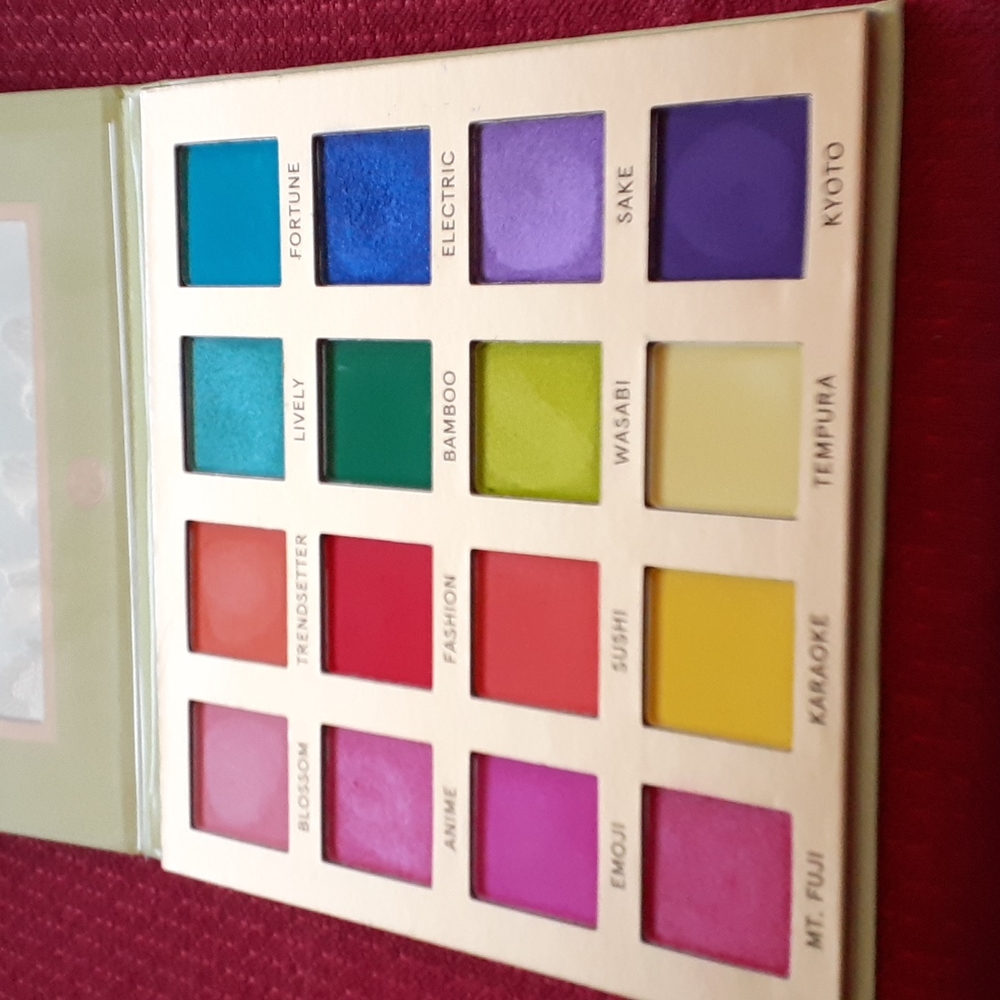 4/$20 🎀 BH Trendy in Tokyo eyeshadow palette